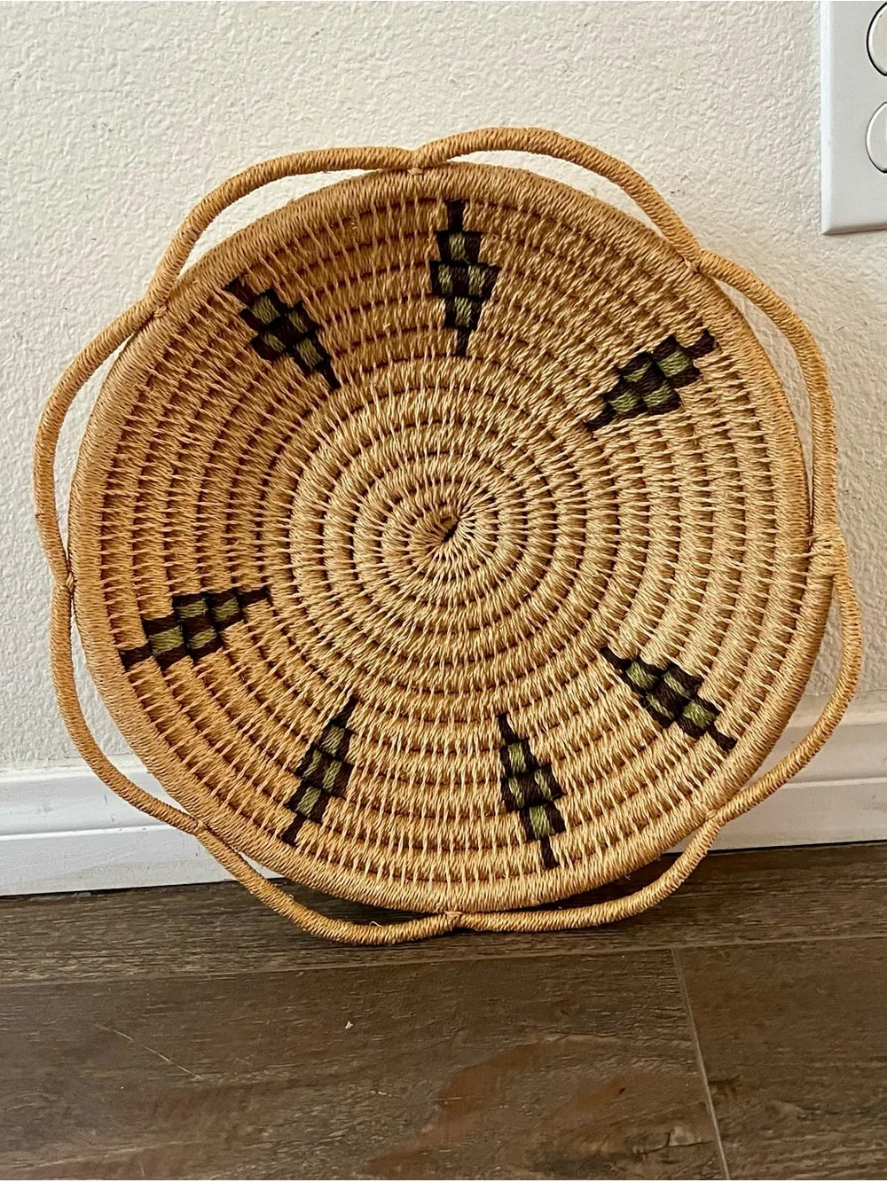 N/A handwoven seagrass